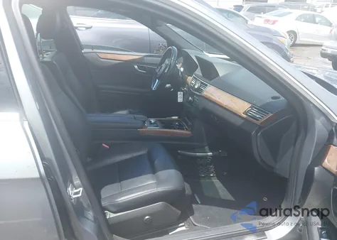 2013 Mercedes-Benz E 350 z USA, uszkodzony, nr VIN WDDHF5KB8DA701517